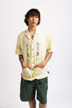 画像をギャラリービューアに読み込む, POSTCARD SHIRT 半袖シャツ / LIGHT YELLOW / SS24-12128