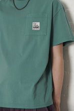 画像をギャラリービューアに読み込む, LOGO T-SHIRT Tシャツ / FOREST  GREEN / AW25-13676

